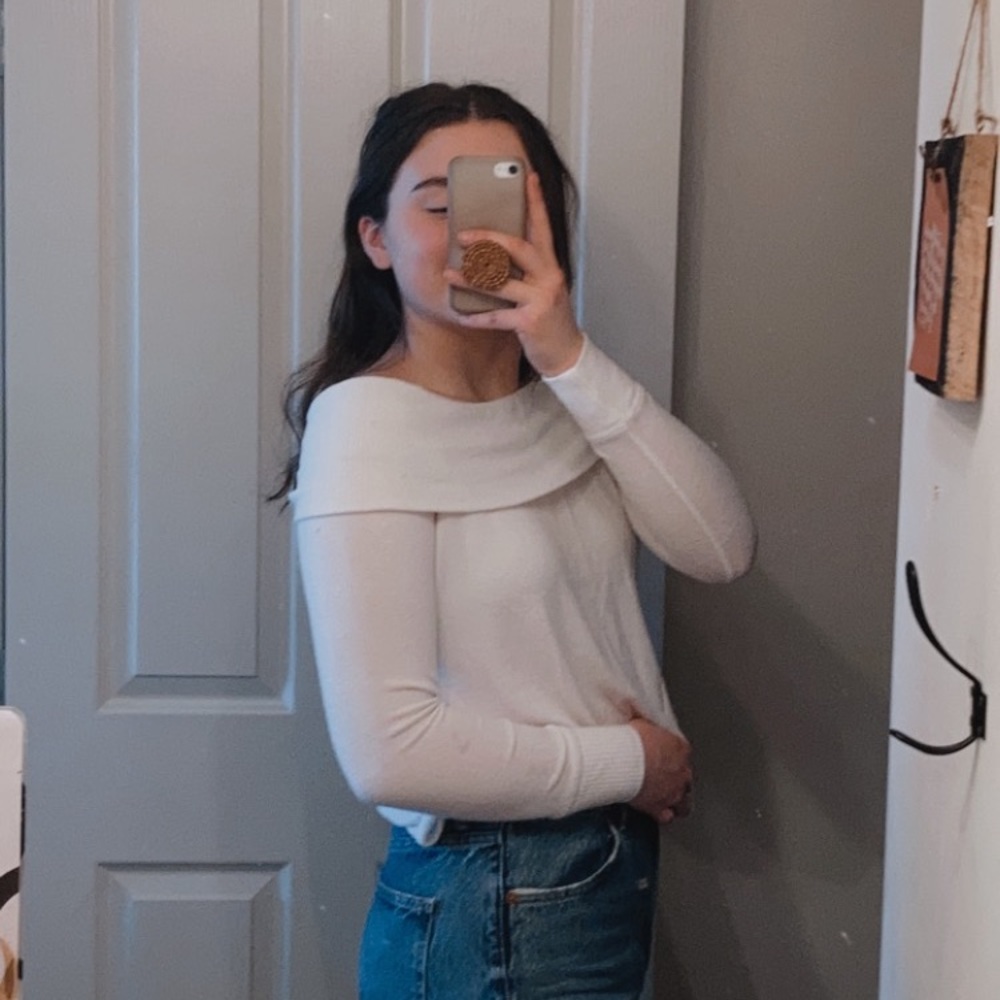 LIKE NEW Abercrombie and Fitch off the shoulder sweater